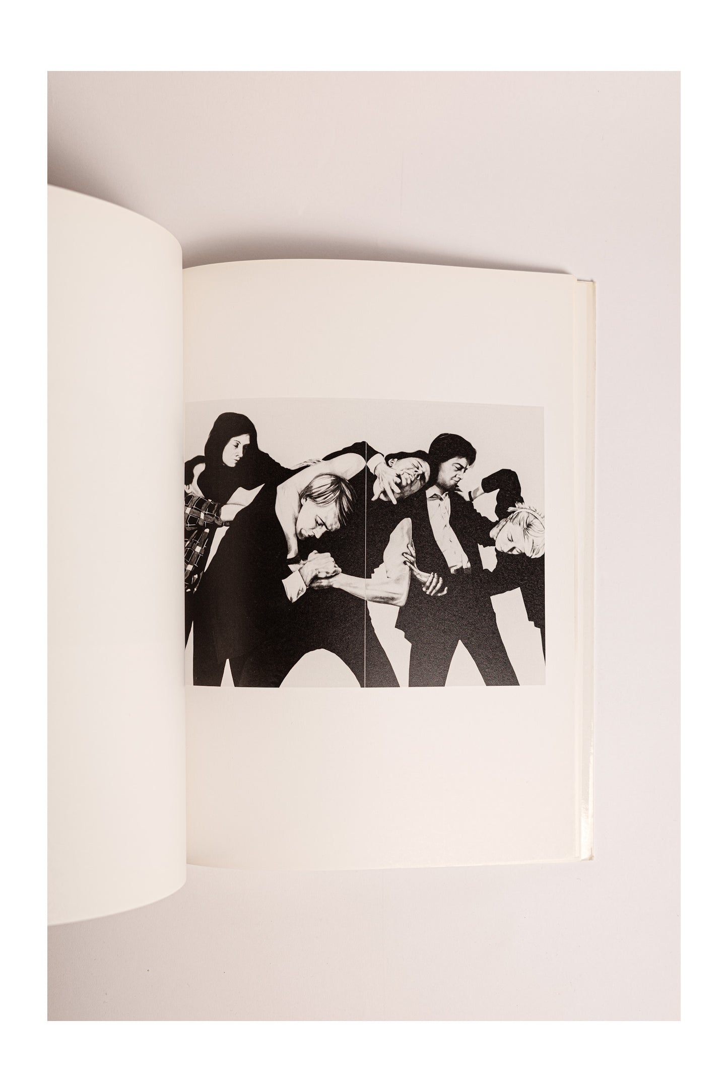 Robert Longo
“MEN IN THE CITIES”
1986 Vintage Art Book (Abrams)