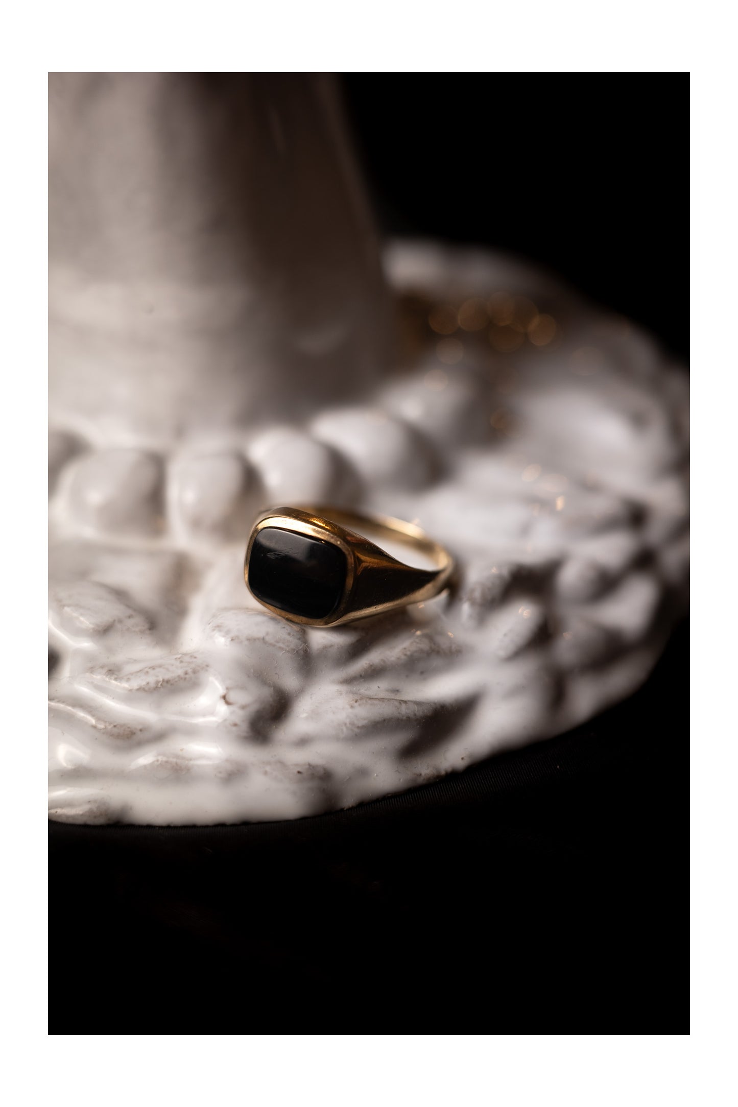 1970s UK 9K Gold Onyx Signet Ring