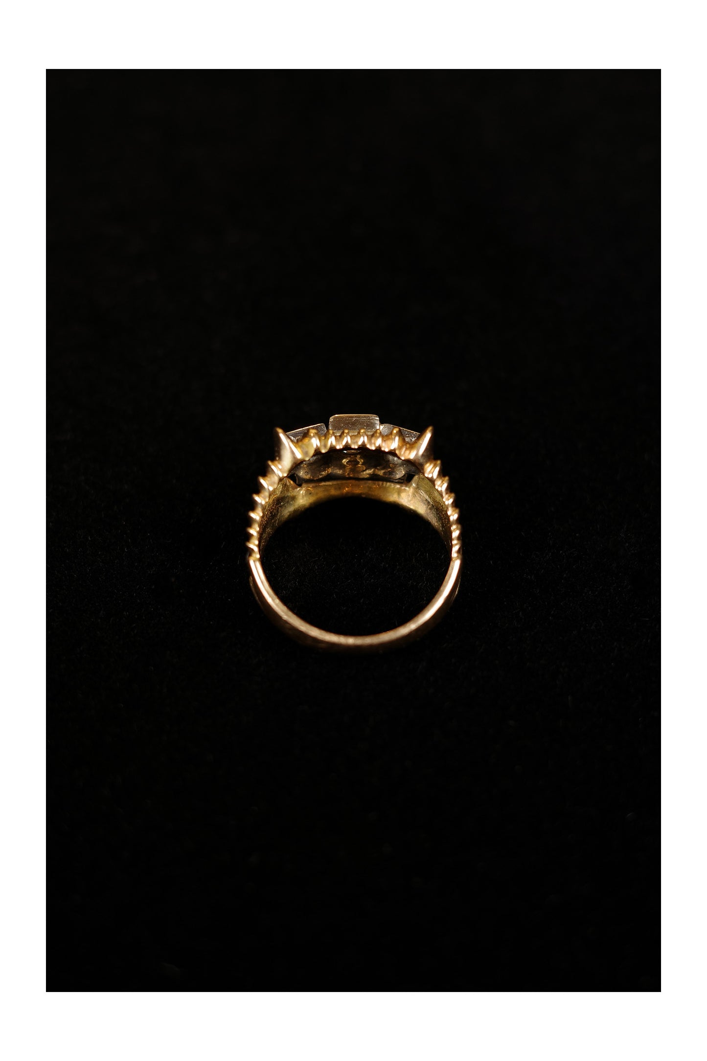 1940s Post-Art Deco Diamond Ring in 18K Yellow Gold