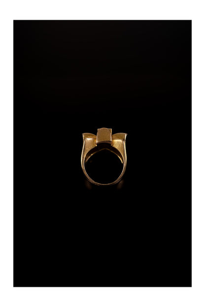 1940s Sculptural Diamond Tank Ring — 18K Gold & Platinum