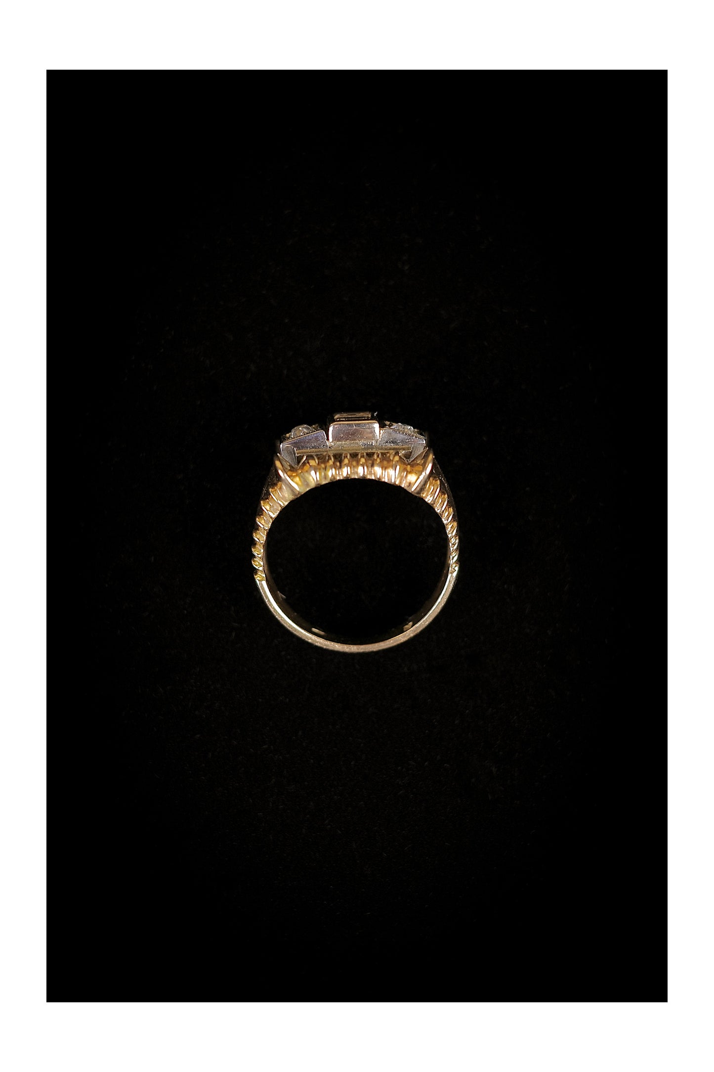 1940s Post-Art Deco Diamond Ring in 18K Yellow Gold