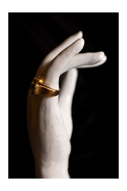 1940s Sculptural Diamond Tank Ring — 18K Gold & Platinum