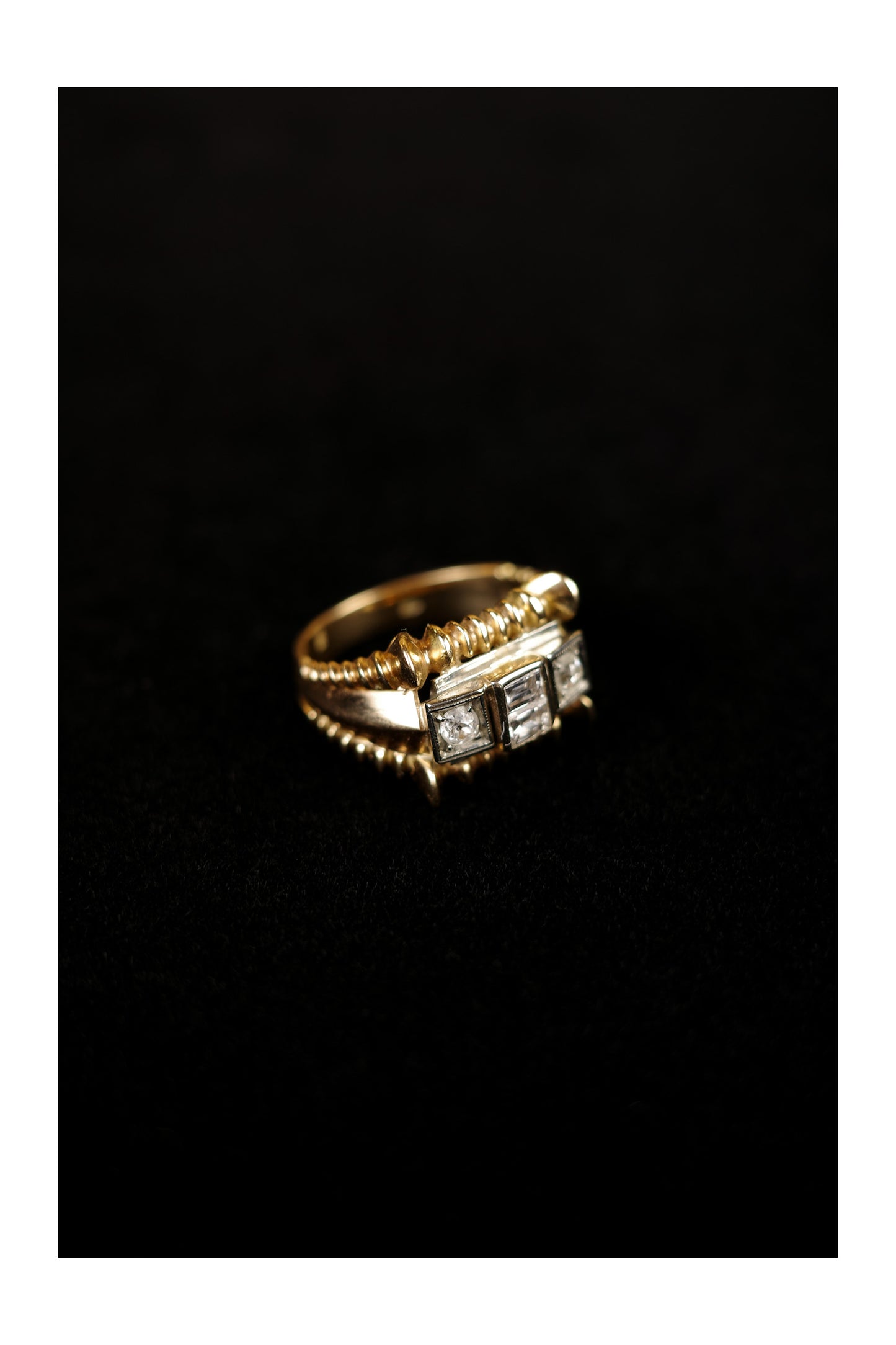 1940s Post-Art Deco Diamond Ring in 18K Yellow Gold